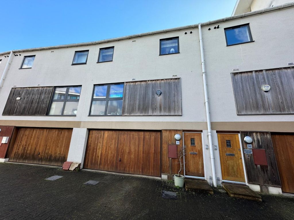 3 bed town house for sale in Clifford Way, Maidstone ME16, £425,000