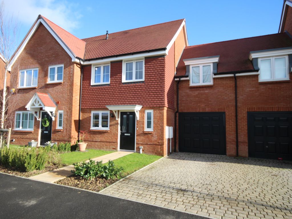 3 bed terraced house for sale in Illet Way, Faygate, Horsham RH12, £450,000 Zoopla