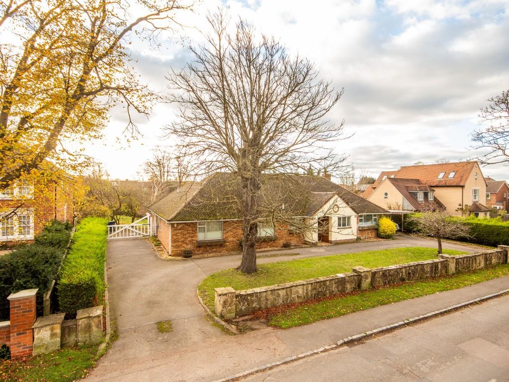 3 bed detached bungalow for sale in Mingle Lane, Great Shelford