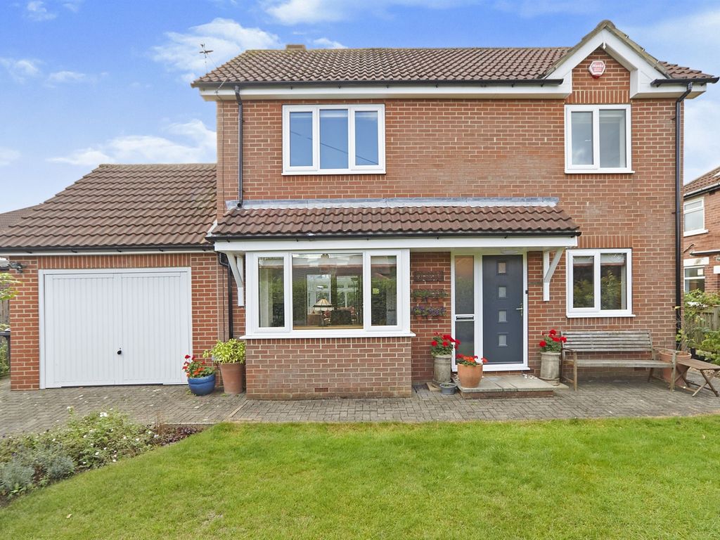 4 bed detached house for sale in Earlswood Avenue, Moortown, Leeds LS8