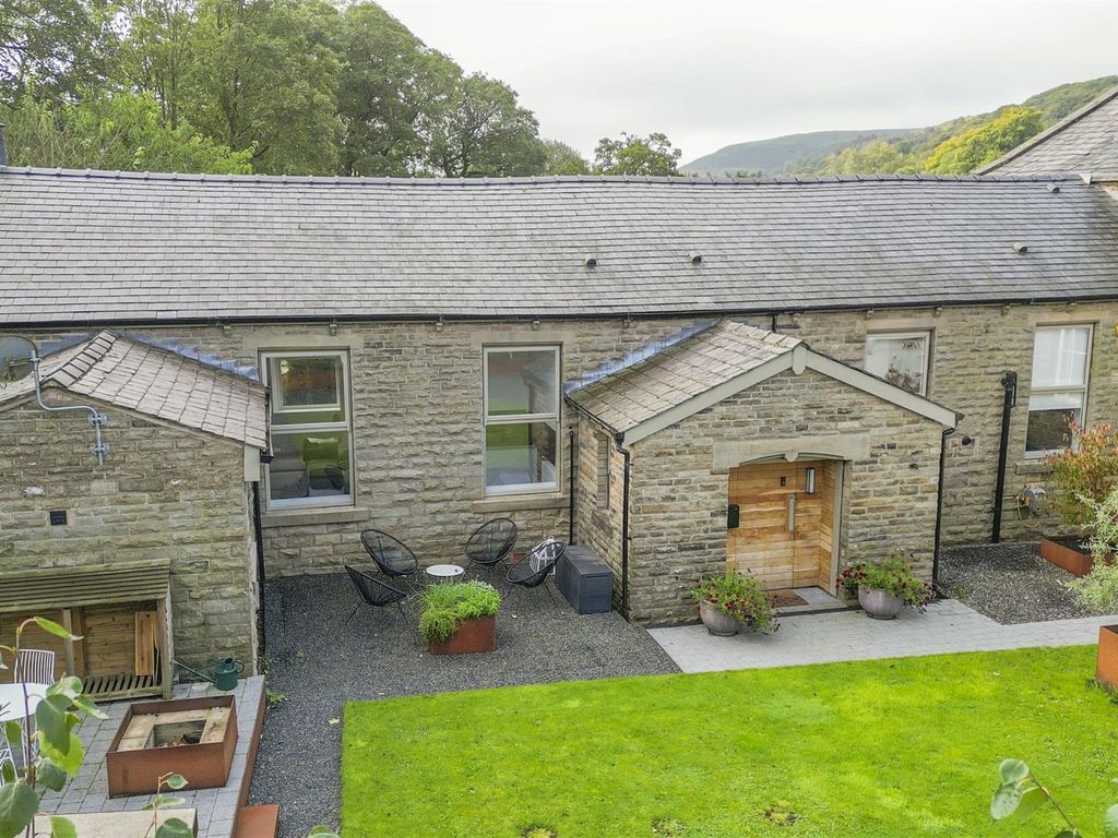 4 bed linkdetached house for sale in York Street, Crawshawbooth