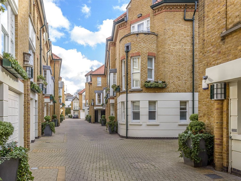 Charles II Place, Chelsea SW3  