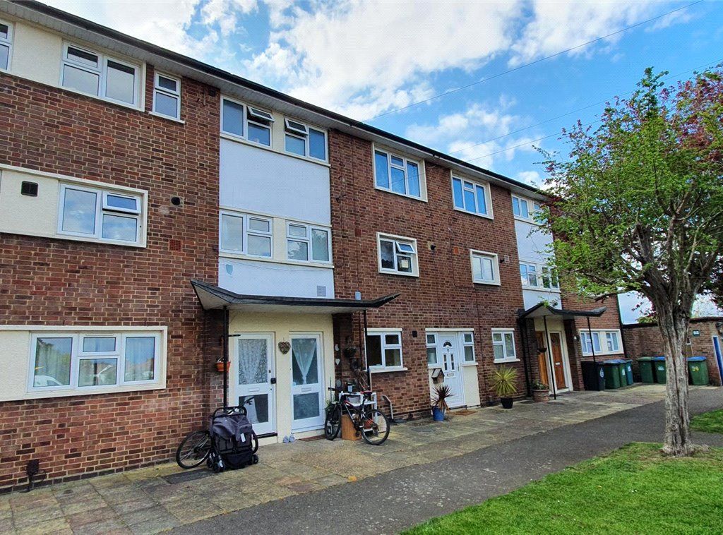 2 bed flat for sale in Ray Road, West Molesey KT8 Zoopla