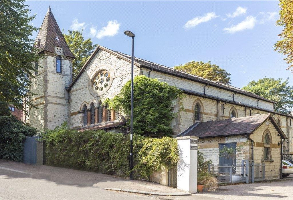 3 bed terraced house for sale in St. Paul's Conversion, Taymount Rise