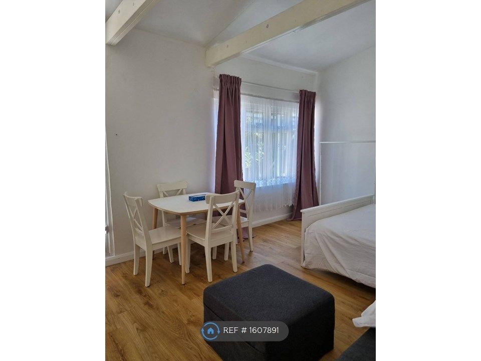 Studio to rent in Elsrick Avenue, Morden SM4 Zoopla