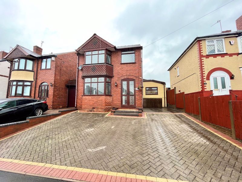 4 bed detached house for sale in Crabourne Road, Dudley Wood, Netherton