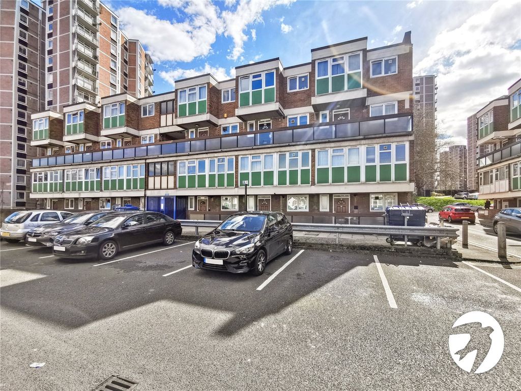 3 bed detached house to rent in Bowling Green Row, London SE18 Zoopla