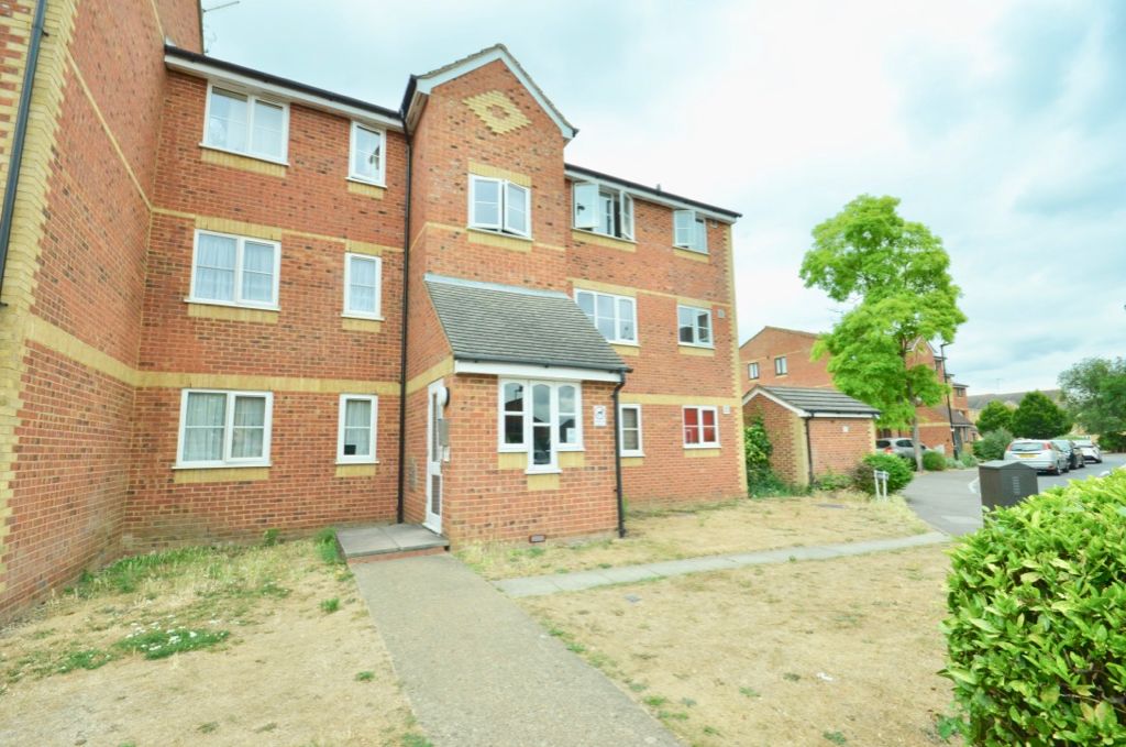 Studio to rent in Redford Close, Feltham TW13 Zoopla