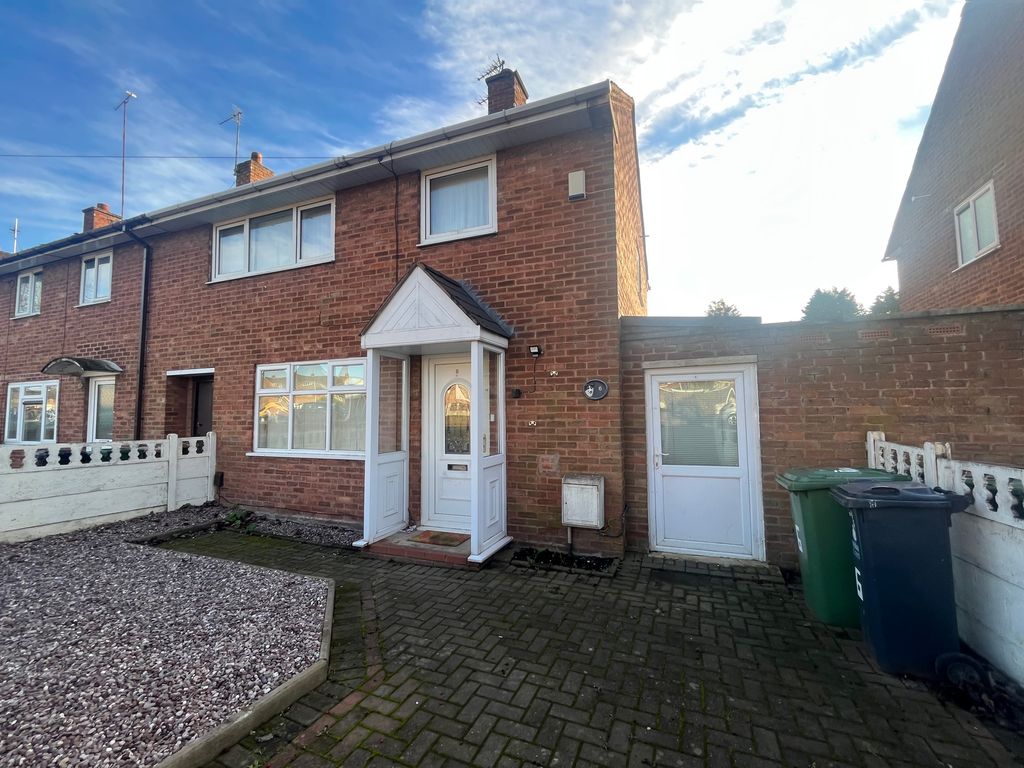 4 bed property to rent in Littleton Road, Willenhall WV12, £1,050 pcm