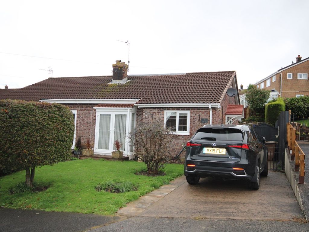 3 bed semidetached bungalow for sale in Raglan Close, Blackwood NP12