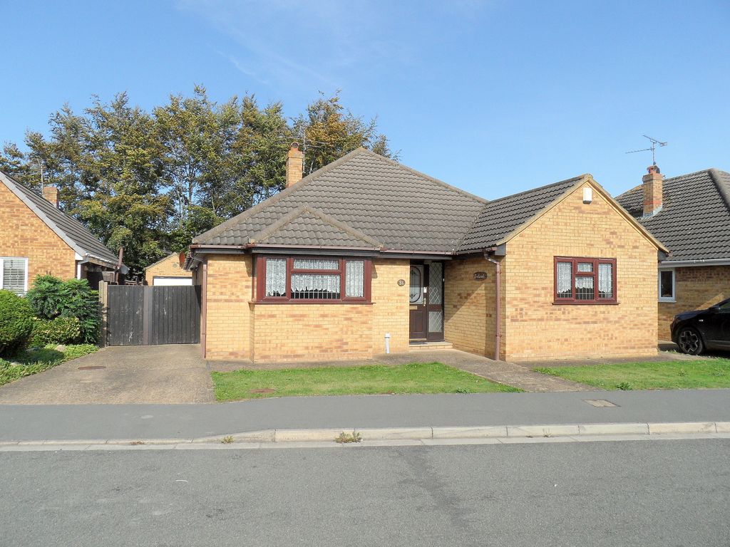 4 bed detached bungalow for sale in Stanley Drive, Sutton Bridge