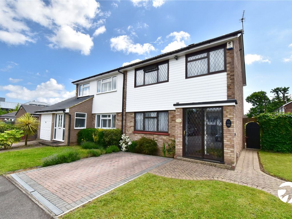 3 bed semidetached house for sale in Pemberton Gardens, Swanley, Kent