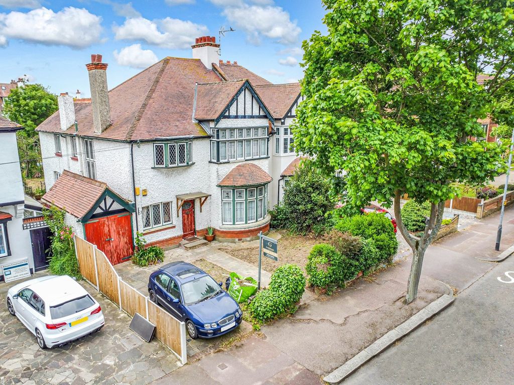 5 bed semidetached house for sale in Thorpe Hall Avenue, Thorpe Bay