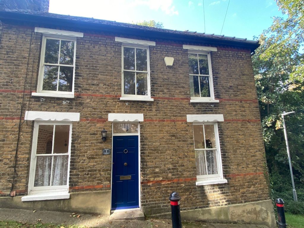 2 bed end terrace house to rent in Hillside Terrace, South Hill Road