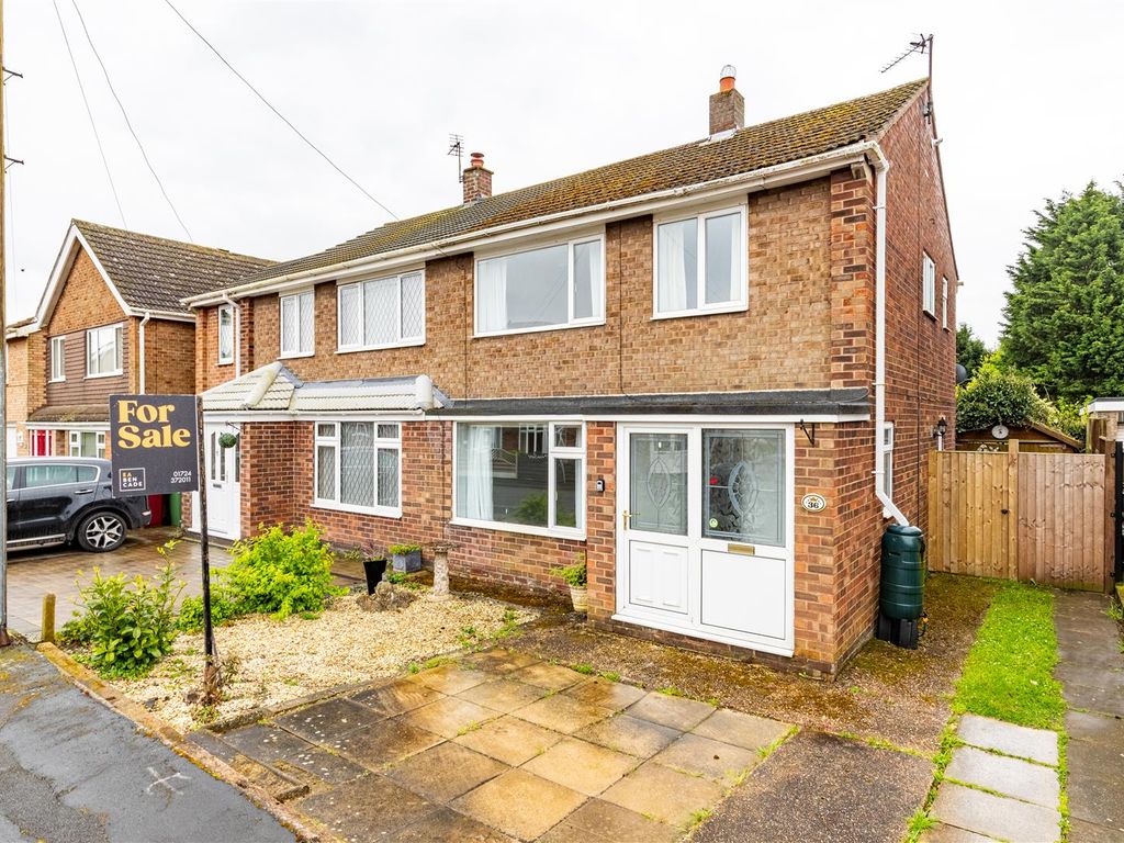 3 bed semidetached house for sale in Knightsbridge Road, Messingham