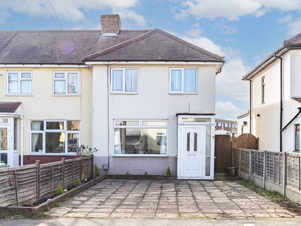 3 bed end terrace house for sale in Endeavour Road, Cheshunt, Waltham