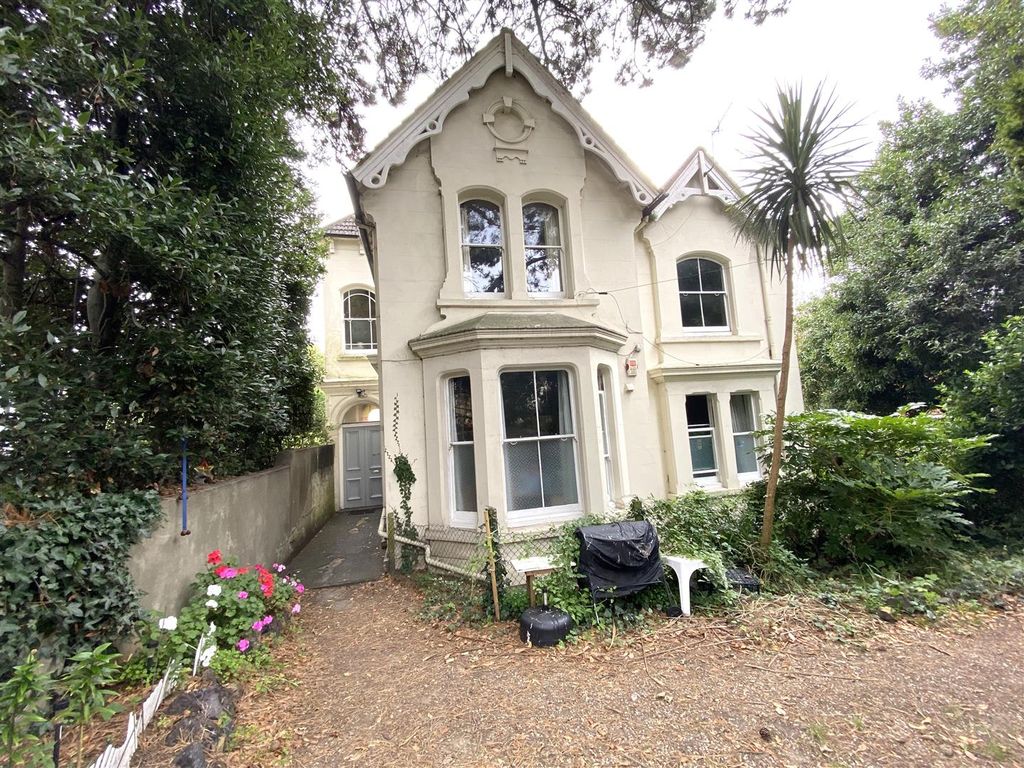 1 bed flat to rent in Elphinstone Road, Hastings TN34, £750 pcm Zoopla