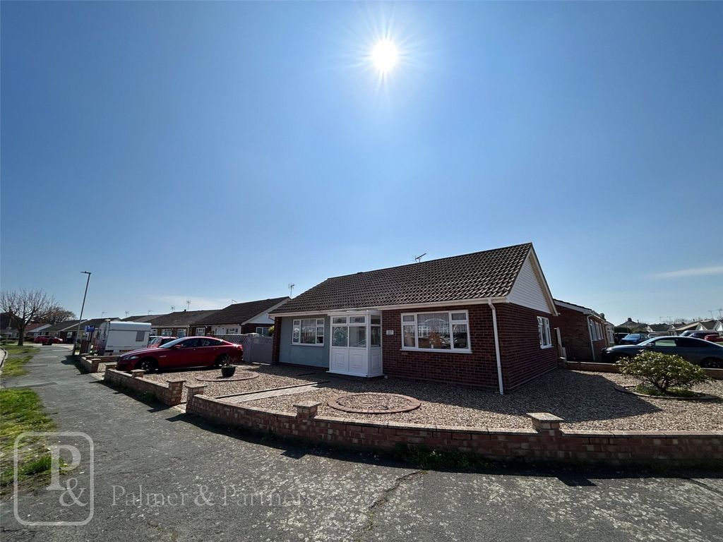 2 bed bungalow for sale in Constable Avenue, ClactonOnSea, Essex CO16