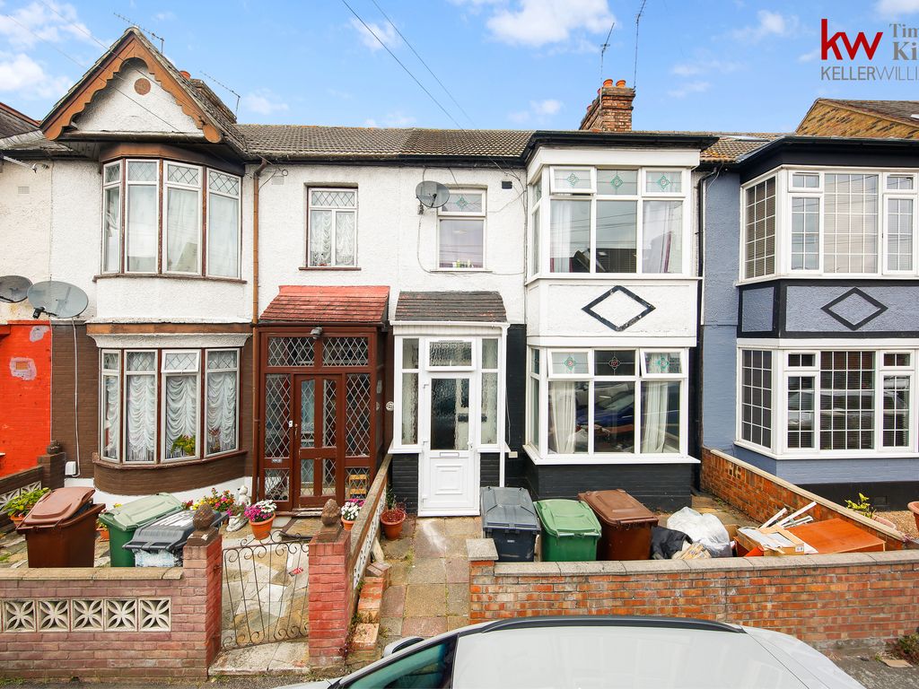 3 bed terraced house for sale in Bateman Road, London E4 Zoopla