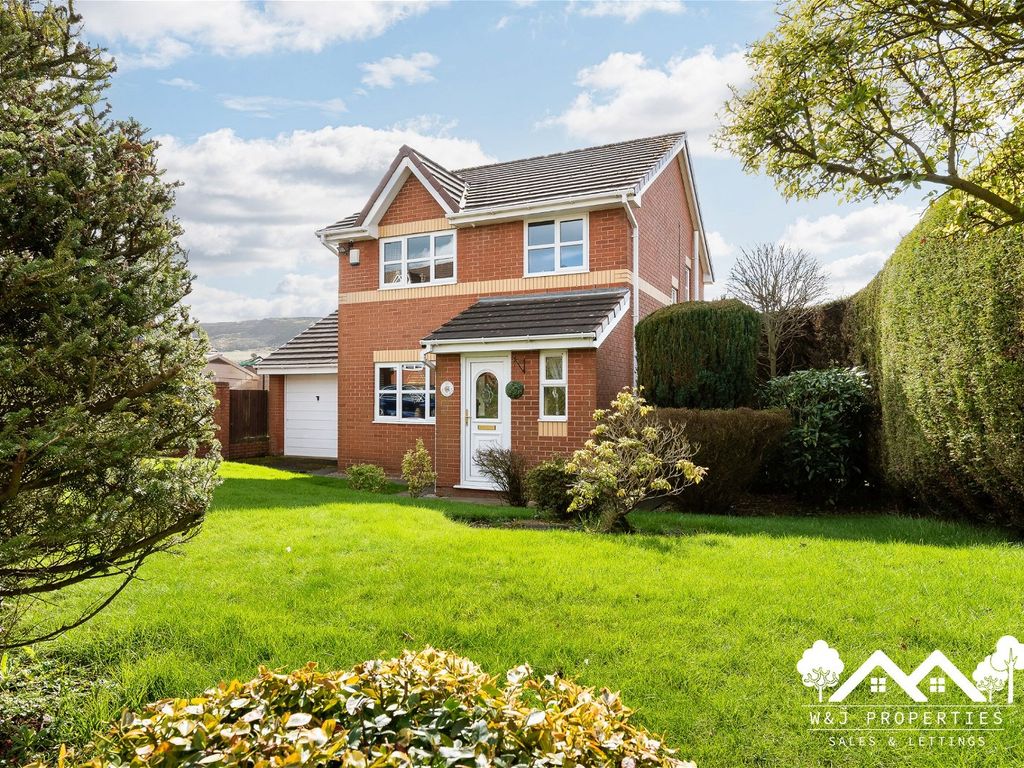 3 bed detached house for sale in Old Hall Drive, Huncoat, Accrington