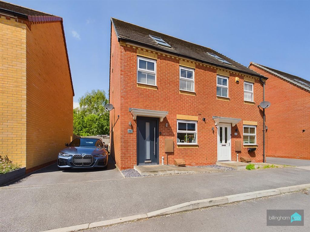 3 bed semidetached house for sale in Brythill Drive, Brierley Hill DY5