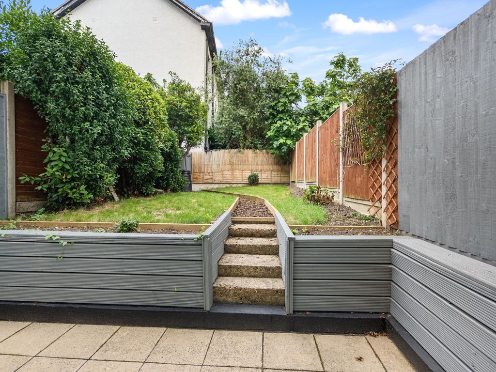 2 bed for sale in Grant Road, Croydon CR0, £