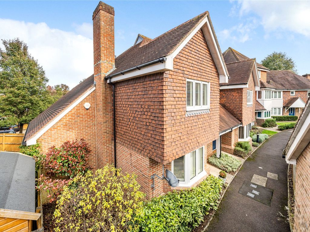3 bed semidetached house for sale in Guildford, Surrey GU2, £575,000 Zoopla