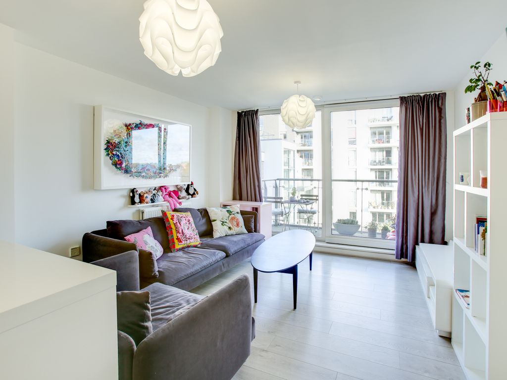 1 bed flat to rent in Ealing Road, Brentford TW8, £1,700 pcm Zoopla