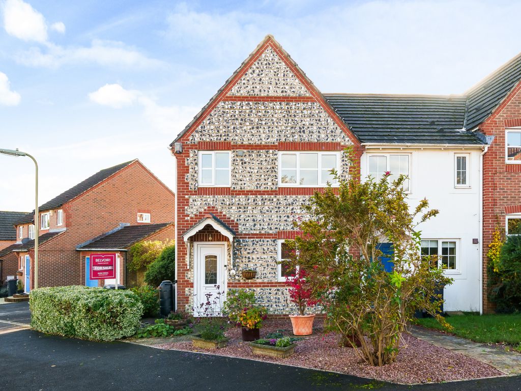 3 bed end terrace house for sale in Lubeck Drive, Andover SP10, £