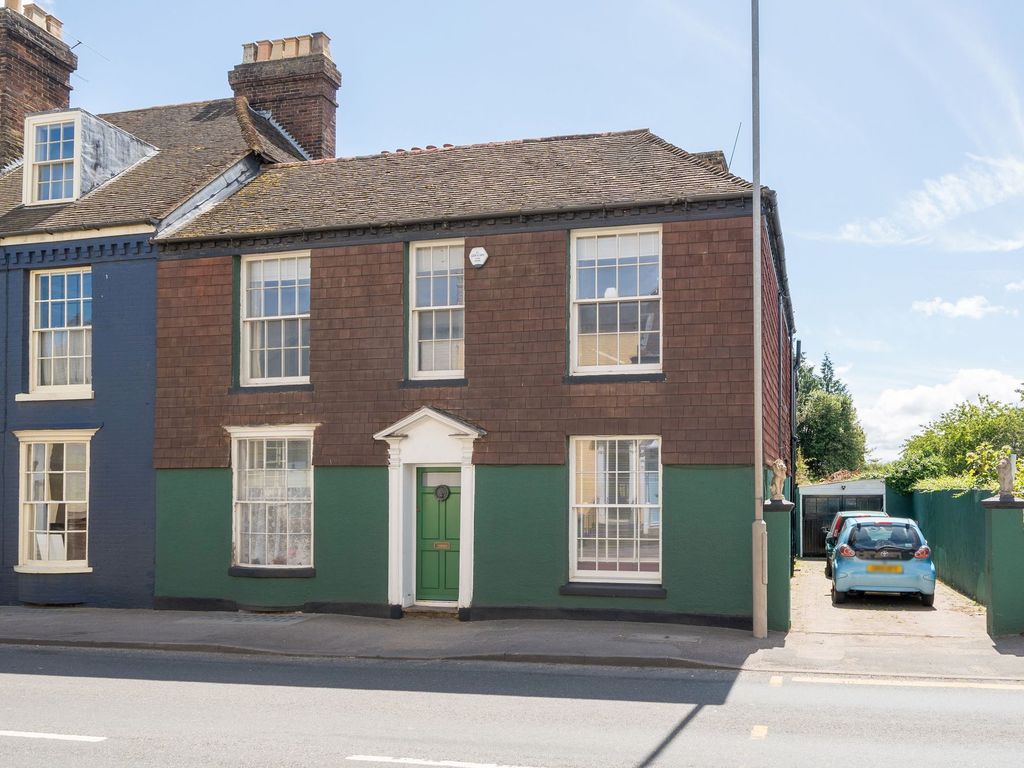 5 bed end terrace house for sale in Ospringe Street, Faversham ME13, £