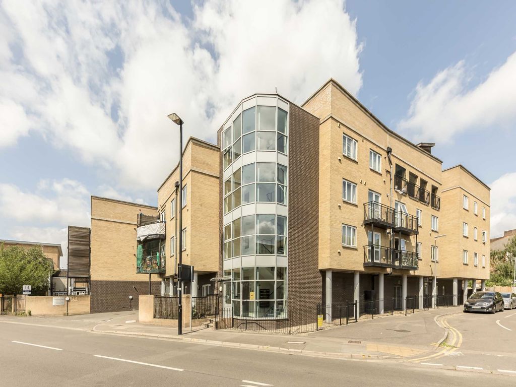 1 bed flat for sale in Hanworth Road, Hounslow TW3 Zoopla