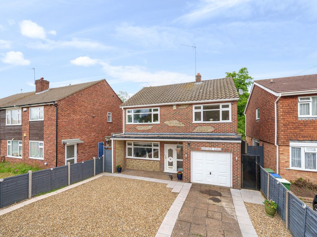 3 bed detached house for sale in Honeyden Road, Sidcup DA14, £625,000