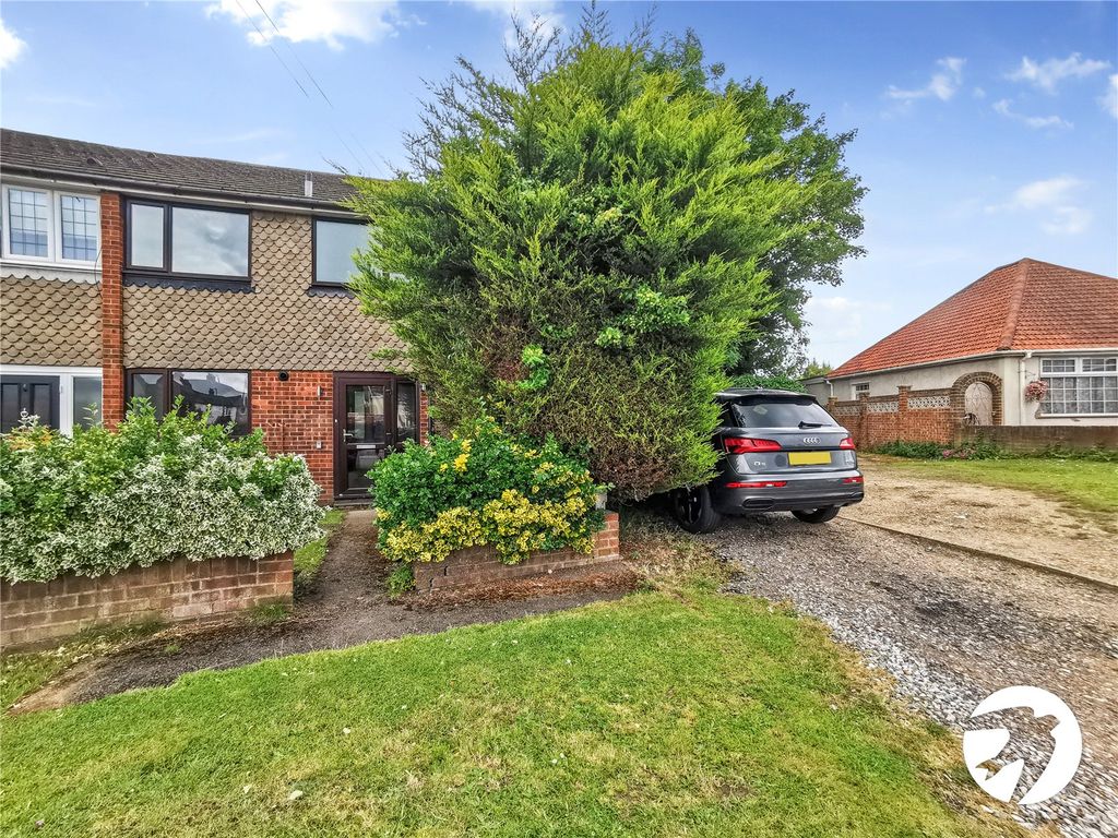 4 bed detached house to rent in Oakfield Lane, Dartford, Kent DA1, £