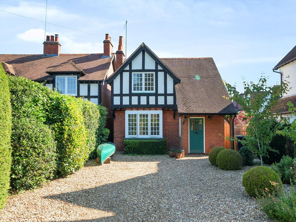 4 bed detached house for sale in Northfield Avenue, Lower Shiplake