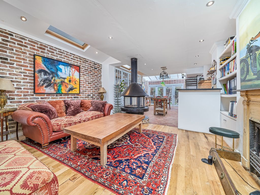 Stephendale Road, Fulham, London SW6  