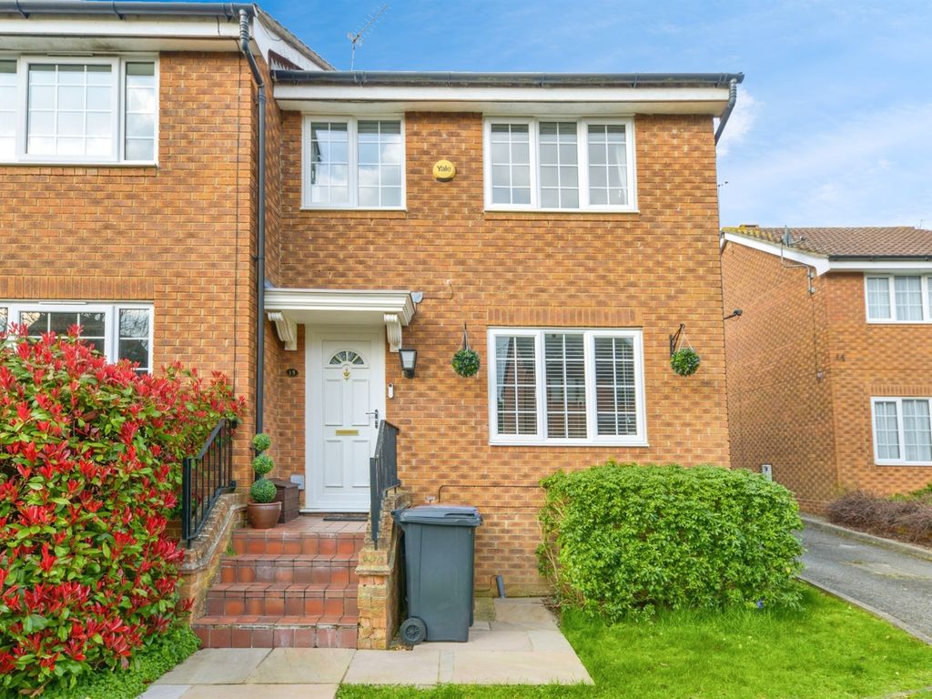 3 bed end terrace house for sale in Tempsford, Welwyn Garden City AL7, £425,000 Zoopla
