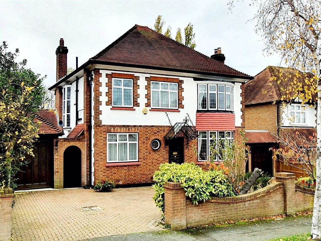 4 bed detached house for sale in Kingsmead Avenue, Worcester Park KT4