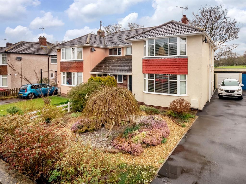 3 bed semidetached house for sale in Cleeve Drive, Cleeve, Bristol