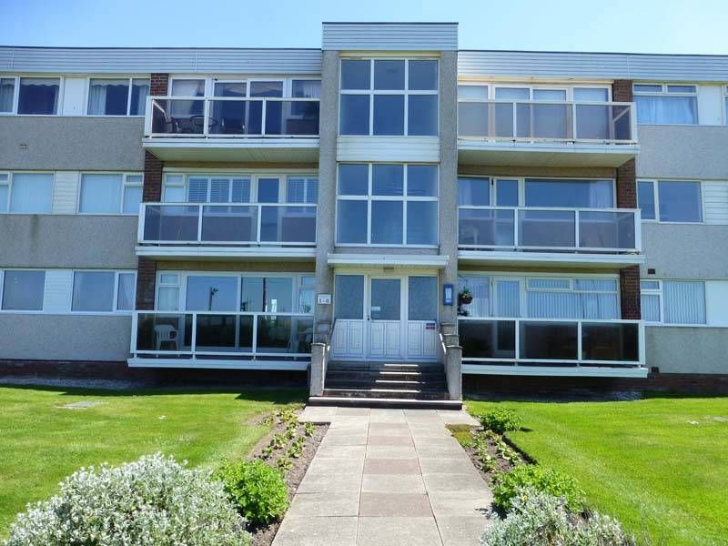 2 bed flat for sale in Queens Promenade, ThorntonCleveleys FY5 Zoopla