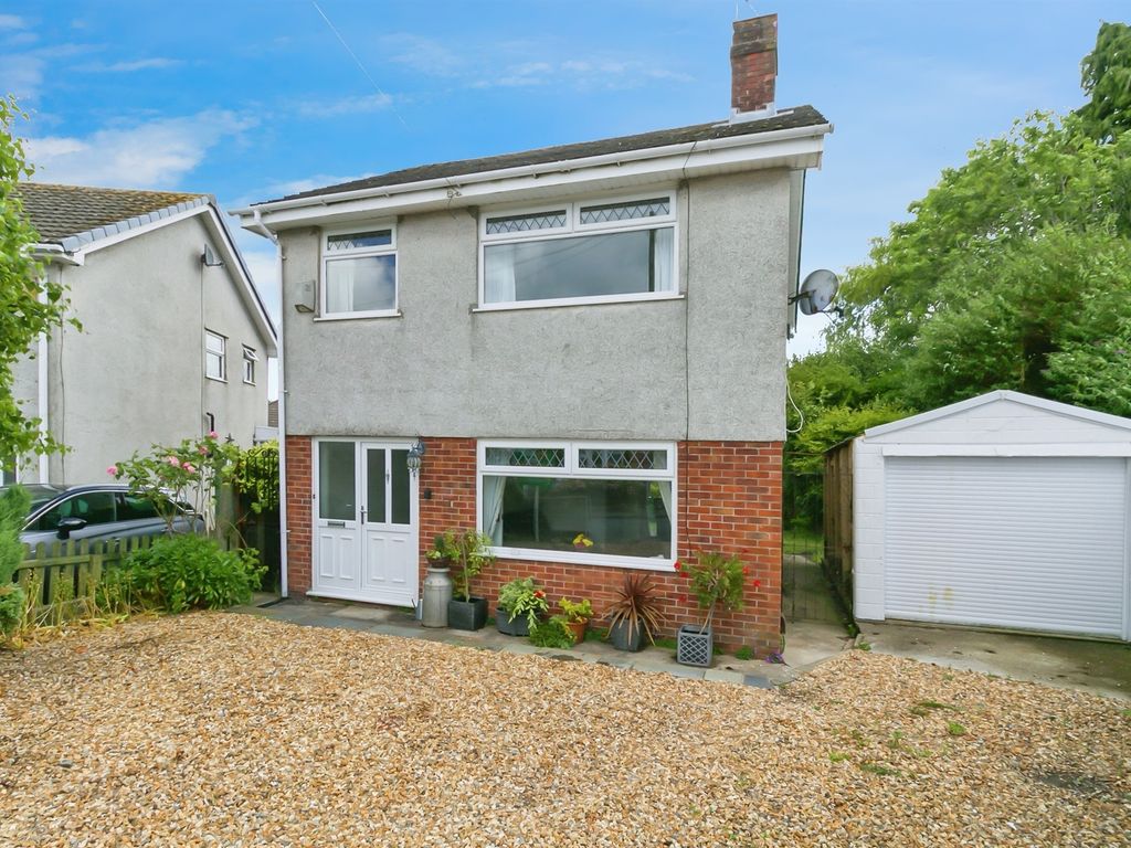 3 bed detached house for sale in Field View Road, Barry CF63, £240,000