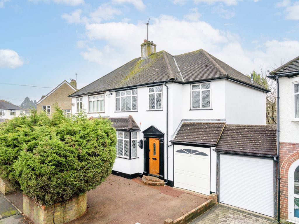 4 bed semidetached house for sale in Thornton Crescent, Coulsdon CR5
