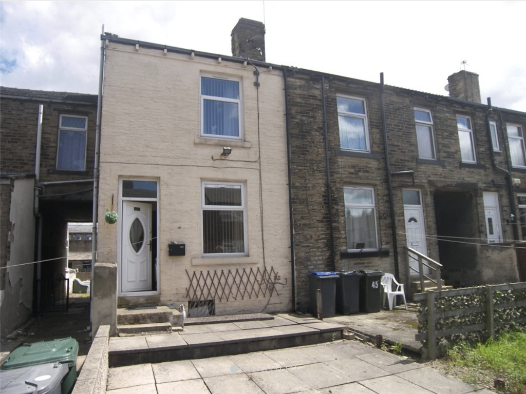 3 bed terraced house for sale in Broadstone Way, Bradford, West