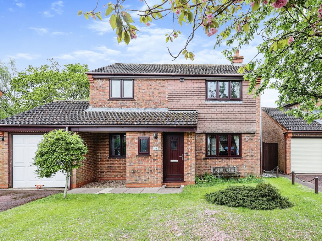 3 bed detached house for sale in Paddock End, Waterlooville PO7 Zoopla