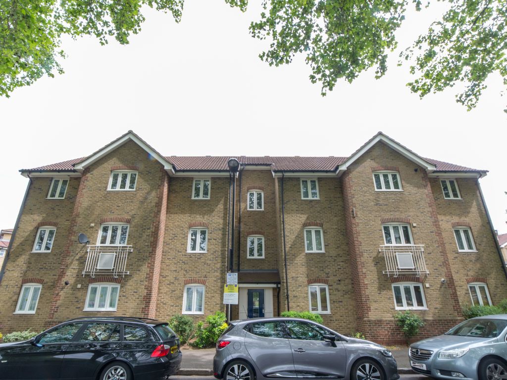 2 bed flat to rent in Lee Conservancy Road, London E9, £2,190 pcm Zoopla