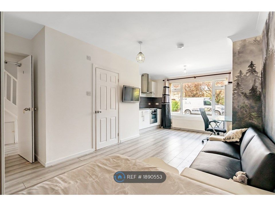 Studio to rent in Bourne Road, Cambridge CB4, £950 pcm Zoopla