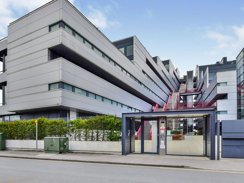 2 bed flat for sale in Woodfield Road, Altrincham, Greater Manchester WA14, £215,000 Zoopla