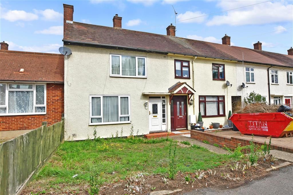2 bed end terrace house for sale in Arrowsmith Road, Chigwell, Essex