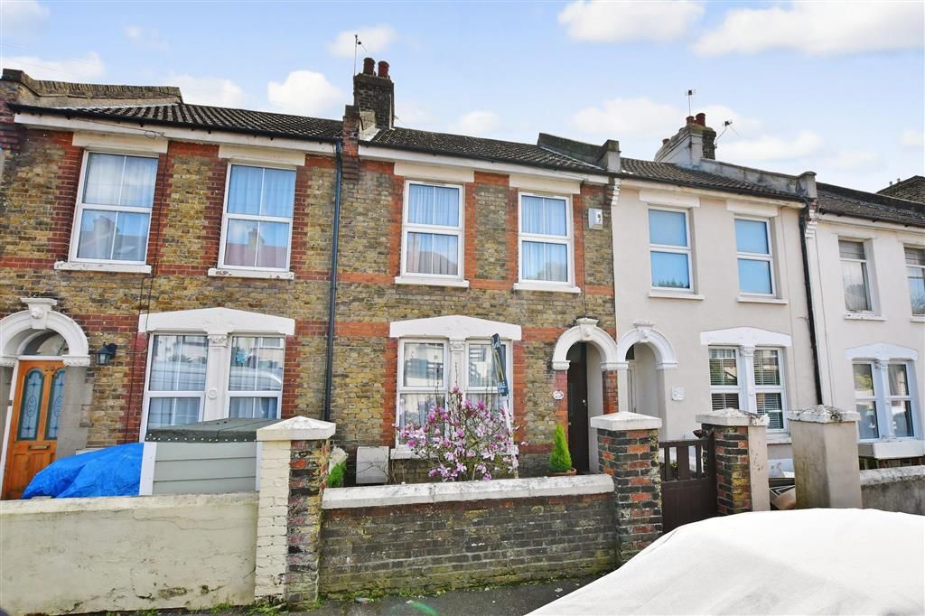 3 bed terraced house for sale in Jersey Road, Strood, Rochester, Kent