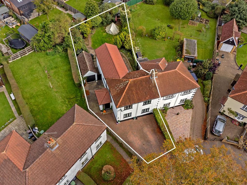 4 bed semidetached house for sale in Spencer Place, Sandridge, St