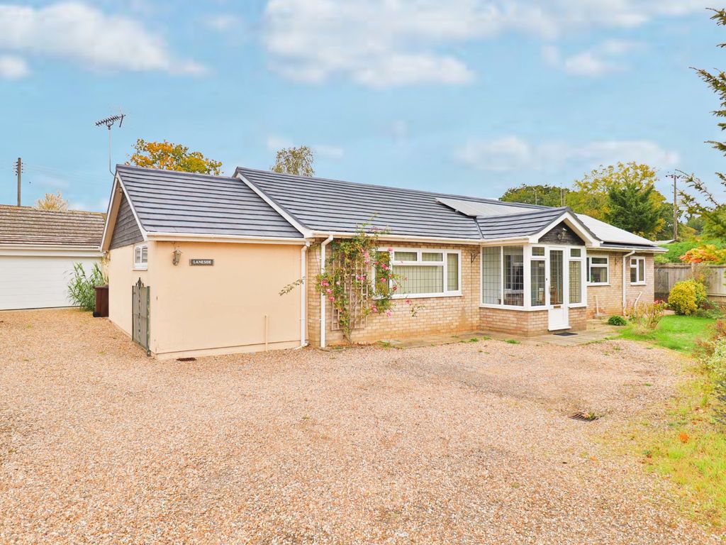 3 bed detached bungalow for sale in Bungay Road, Scole, Diss IP21 Zoopla